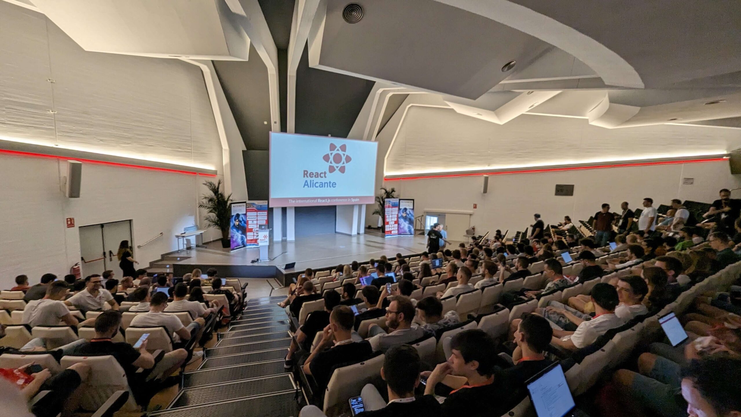 React Alicante 2024: A Global Gathering for React Developers in Spain